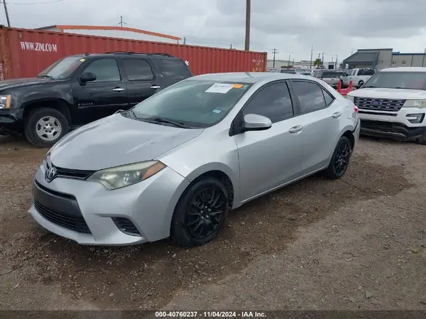 5YFBURHE1GP473732 2016 TOYOTA COROLLA - Image 2