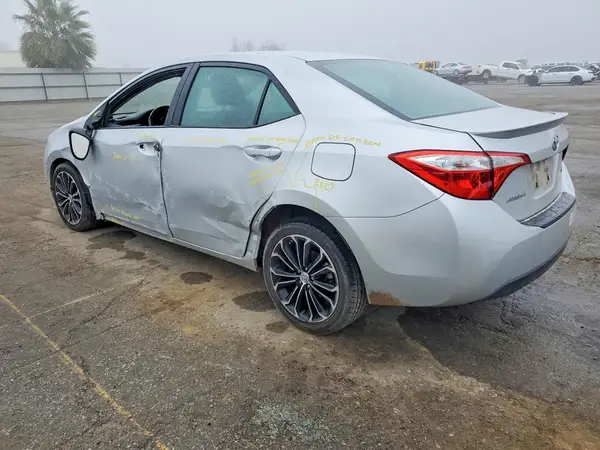 5YFBURHE1GP476520 2016 TOYOTA COROLLA - Image 2