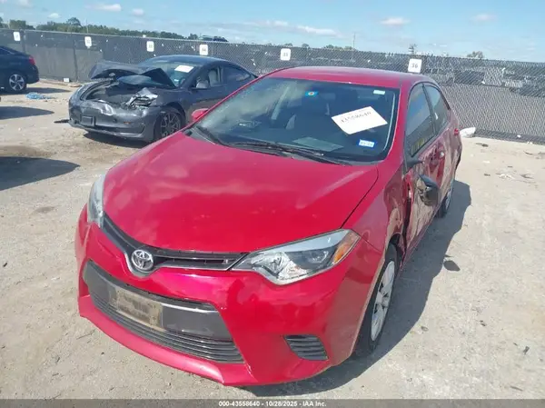 5YFBURHE1GP477652 2016 TOYOTA COROLLA - Image 2