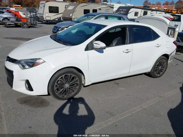 5YFBURHE1GP482981 2016 TOYOTA COROLLA - Image 2