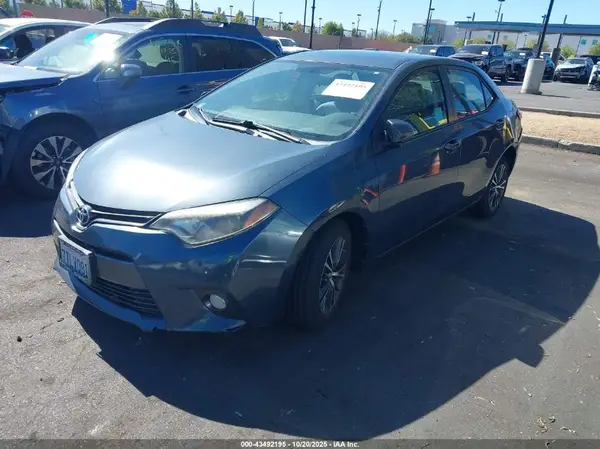 5YFBURHE1GP520323 2016 TOYOTA COROLLA - Image 2