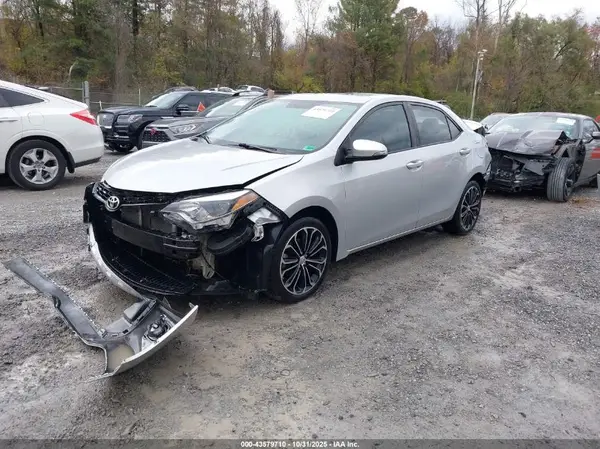 5YFBURHE1GP520807 2016 TOYOTA COROLLA - Image 2