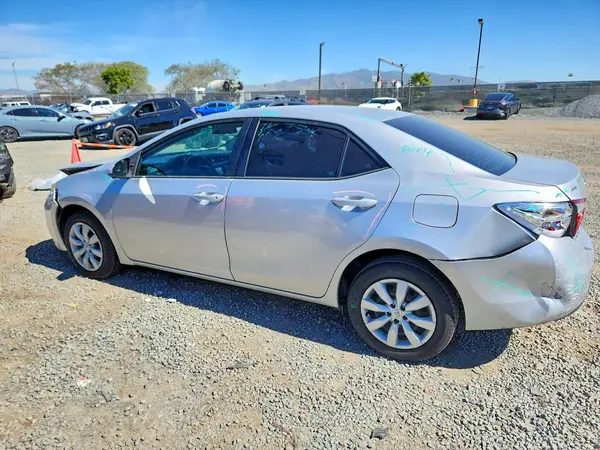 5YFBURHE1GP524131 2016 TOYOTA COROLLA - Image 2