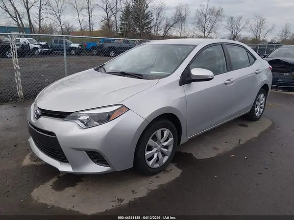 5YFBURHE1GP528373 2016 TOYOTA COROLLA - Image 2