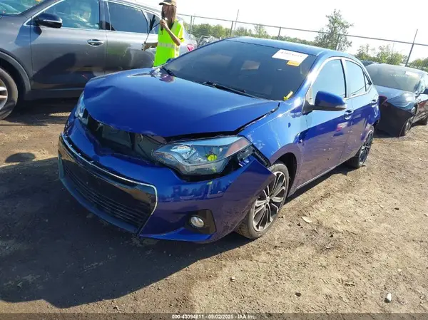 5YFBURHE1GP532584 2016 TOYOTA COROLLA - Image 2