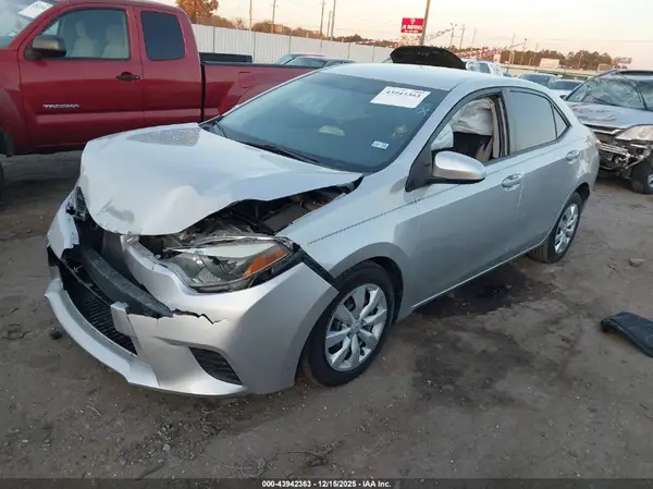 5YFBURHE1GP533623 2016 TOYOTA COROLLA - Image 2