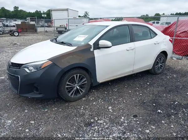5YFBURHE1GP537901 2016 TOYOTA COROLLA - Image 2