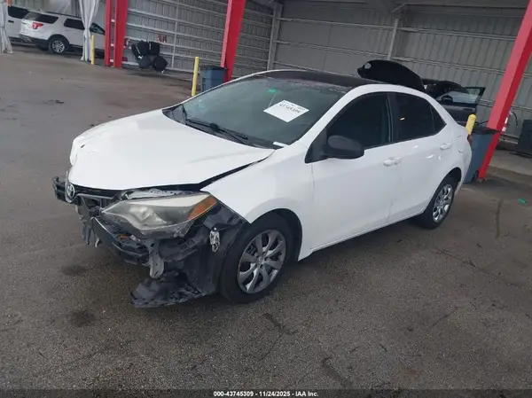 5YFBURHE1GP552818 2016 TOYOTA COROLLA - Image 2