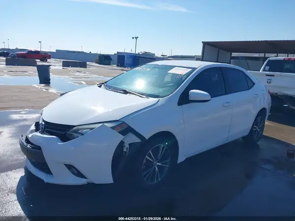 5YFBURHE1GP555167 2016 TOYOTA COROLLA - Image 2