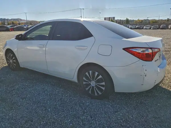 5YFBURHE1GP559266 2016 TOYOTA COROLLA - Image 2