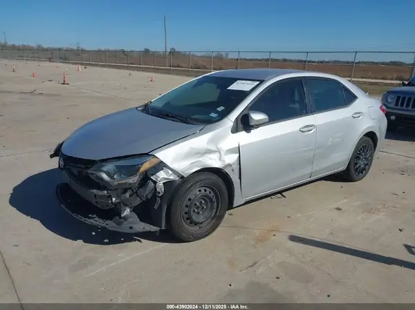 5YFBURHE1GP560305 2016 TOYOTA COROLLA - Image 2
