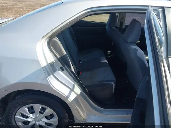 5YFBURHE1GP562586 2016 TOYOTA COROLLA - Image 8