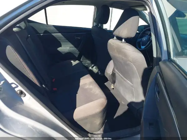 5YFBURHE1HP570074 2017 TOYOTA COROLLA - Image 8