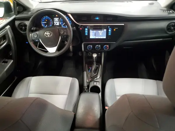 5YFBURHE1HP570852 2017 TOYOTA COROLLA - Image 8