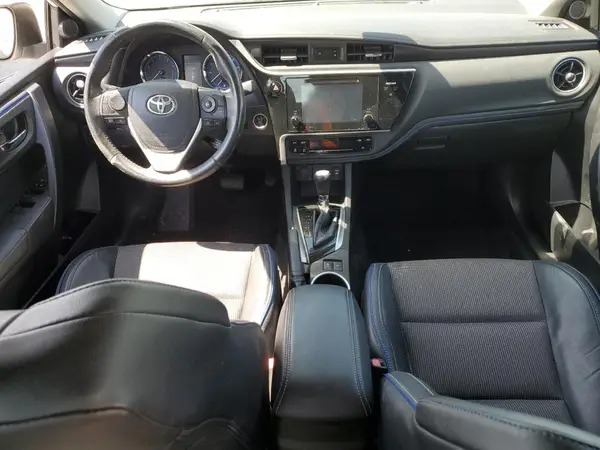 5YFBURHE1HP573198 2017 TOYOTA COROLLA - Image 8