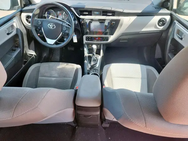 5YFBURHE1HP573914 2017 TOYOTA COROLLA - Image 8
