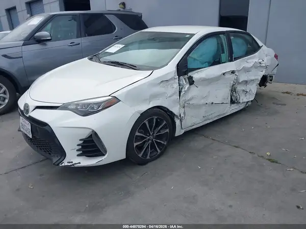 5YFBURHE1HP574982 2017 TOYOTA COROLLA - Image 2