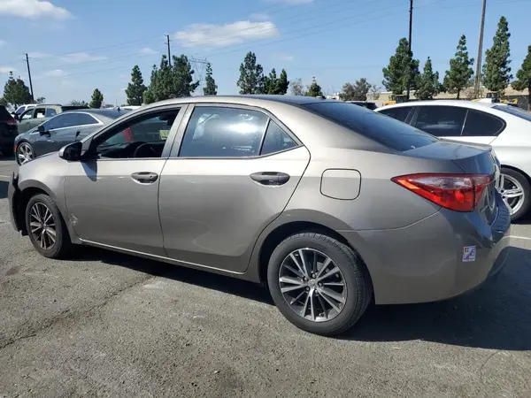 5YFBURHE1HP577431 2017 TOYOTA COROLLA - Image 2