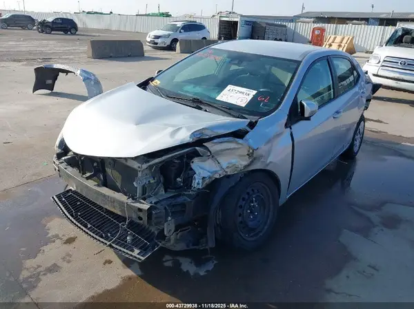 5YFBURHE1HP577980 2017 TOYOTA COROLLA - Image 2