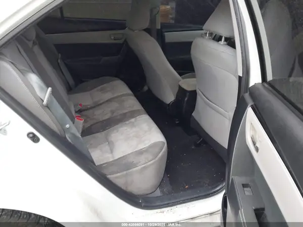 5YFBURHE1HP578451 2017 TOYOTA COROLLA - Image 8