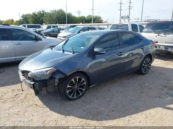 5YFBURHE1HP578580 2017 TOYOTA COROLLA - Image 2