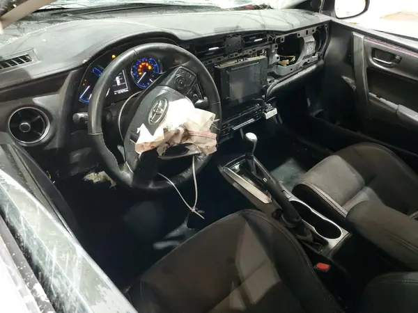 5YFBURHE1HP584184 2017 TOYOTA COROLLA - Image 8