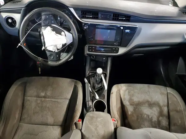 5YFBURHE1HP585335 2017 TOYOTA COROLLA - Image 8
