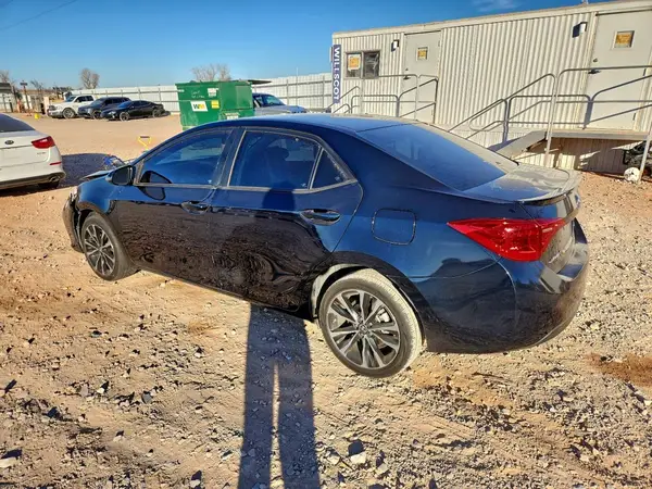 5YFBURHE1HP585755 2017 TOYOTA COROLLA - Image 2
