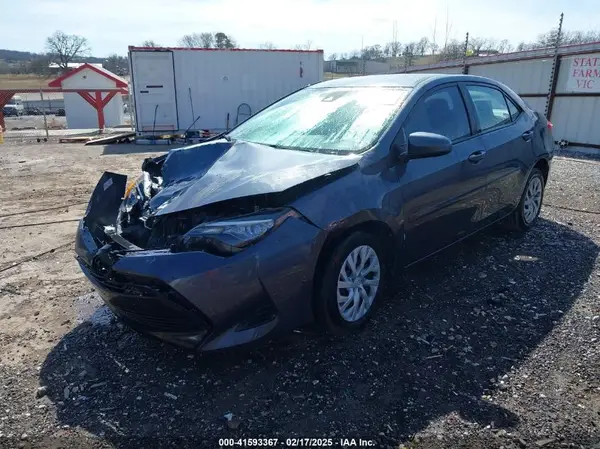 5YFBURHE1HP587358 2017 TOYOTA COROLLA - Image 2