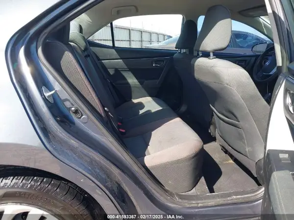 5YFBURHE1HP587358 2017 TOYOTA COROLLA - Image 8