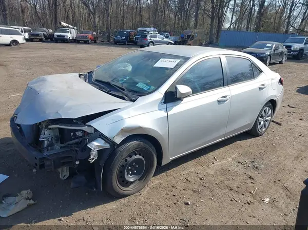 5YFBURHE1HP588834 2017 TOYOTA COROLLA - Image 2