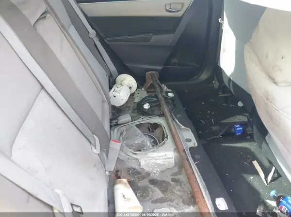 5YFBURHE1HP588834 2017 TOYOTA COROLLA - Image 8