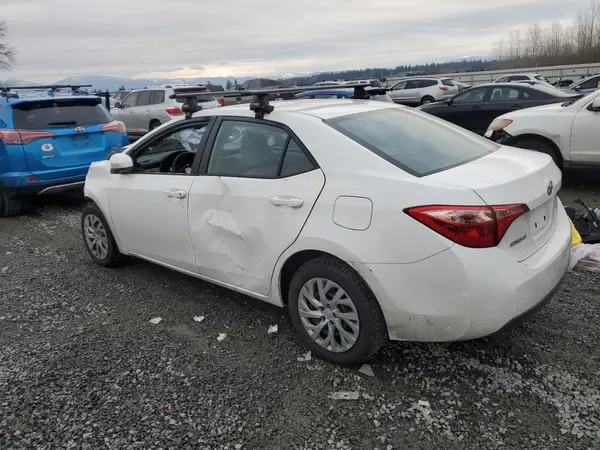 5YFBURHE1HP591782 2017 TOYOTA COROLLA - Image 2