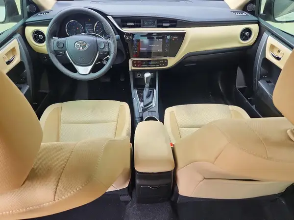 5YFBURHE1HP592527 2017 TOYOTA COROLLA - Image 8