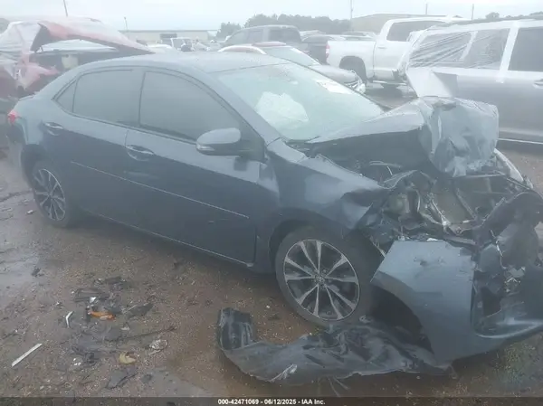 5YFBURHE1HP592883 2017 TOYOTA COROLLA - Image 1