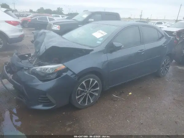 5YFBURHE1HP592883 2017 TOYOTA COROLLA - Image 2