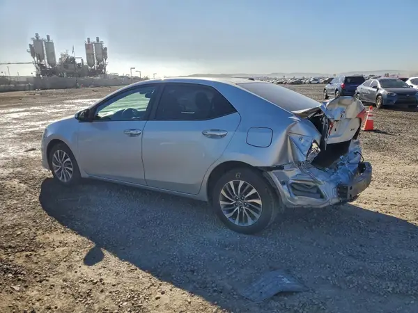 5YFBURHE1HP594696 2017 TOYOTA COROLLA - Image 2
