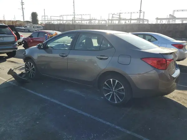 5YFBURHE1HP597016 2017 TOYOTA COROLLA - Image 2