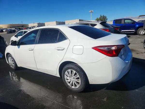 5YFBURHE1HP597212 2017 TOYOTA COROLLA - Image 2