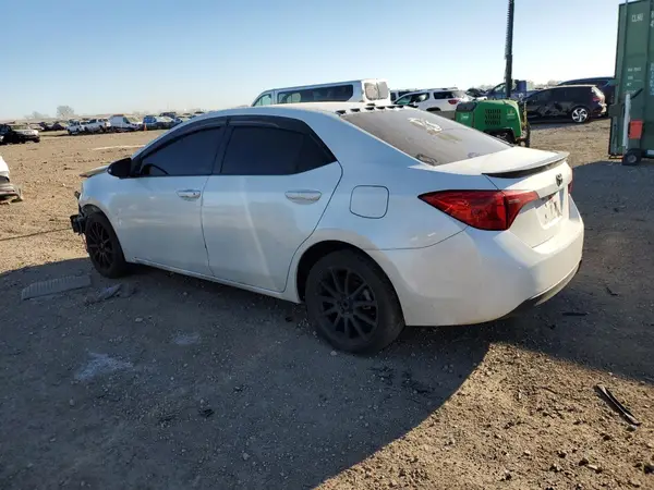 5YFBURHE1HP597596 2017 TOYOTA COROLLA - Image 2