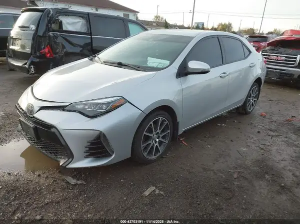 5YFBURHE1HP598019 2017 TOYOTA COROLLA - Image 2
