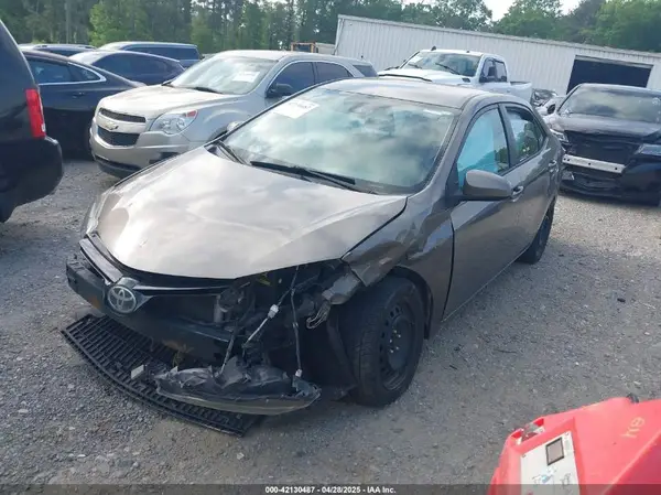 5YFBURHE1HP599557 2017 TOYOTA COROLLA - Image 2