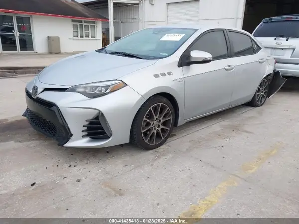 5YFBURHE1HP599770 2017 TOYOTA COROLLA - Image 2