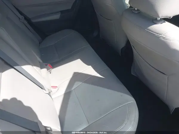 5YFBURHE1HP600397 2017 TOYOTA COROLLA - Image 8