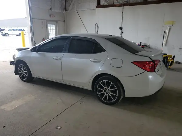 5YFBURHE1HP600691 2017 TOYOTA COROLLA - Image 2