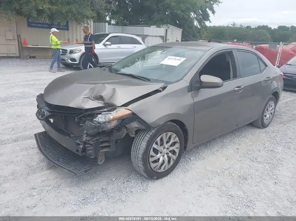 5YFBURHE1HP601582 2017 TOYOTA COROLLA - Image 2