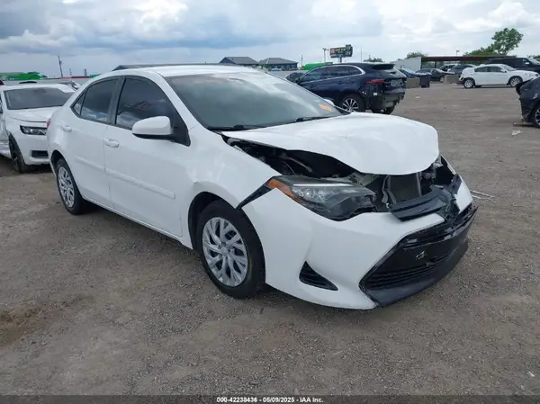5YFBURHE1HP602148 2017 TOYOTA COROLLA - Image 1