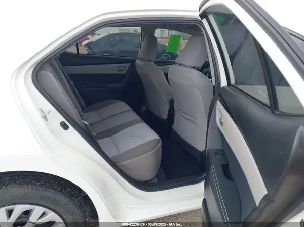 5YFBURHE1HP602148 2017 TOYOTA COROLLA - Image 8