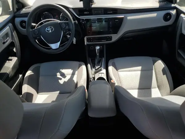 5YFBURHE1HP604708 2017 TOYOTA COROLLA - Image 8