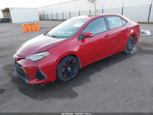 5YFBURHE1HP607205 2017 TOYOTA COROLLA - Image 2
